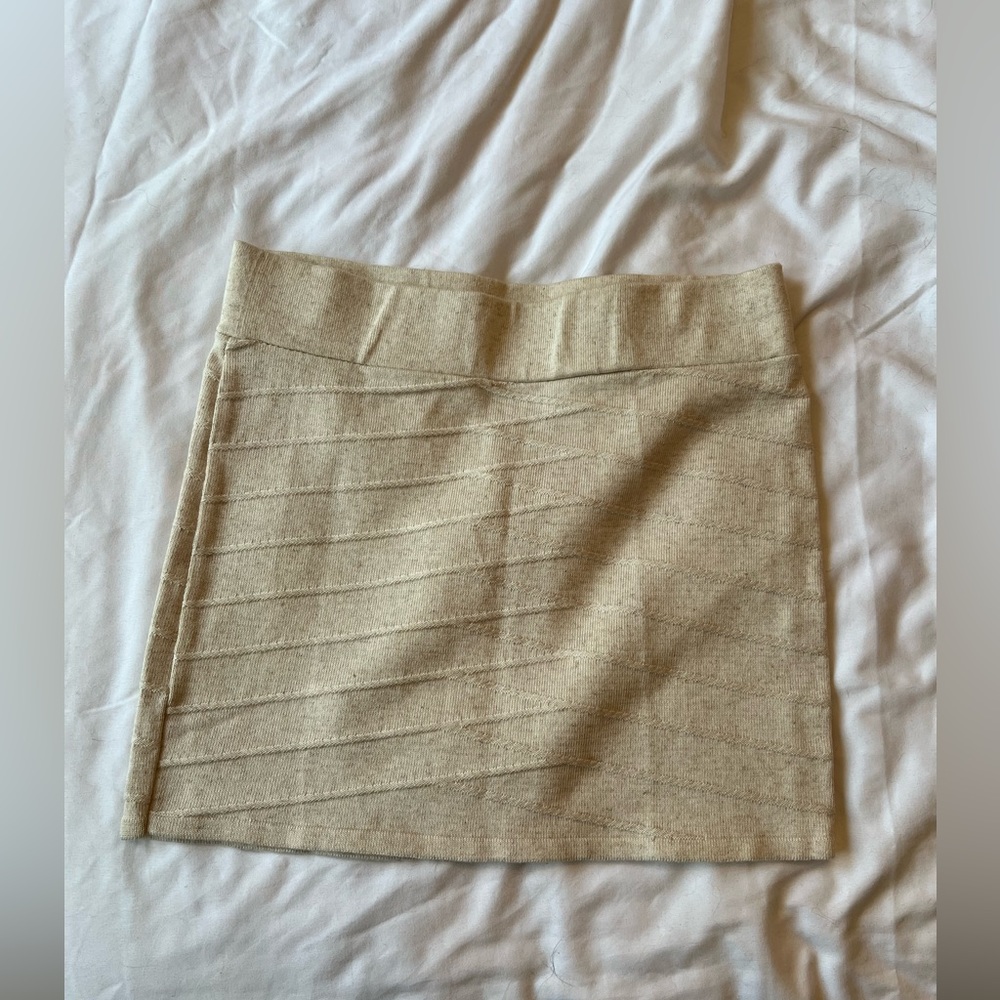 BEIGE SKIRT L